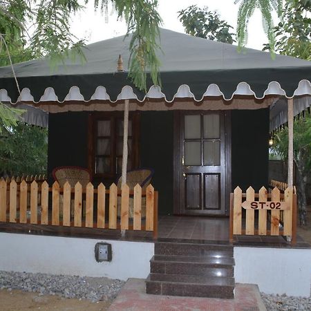 Gulmohar Sariska Resort Bairat Екстер'єр фото