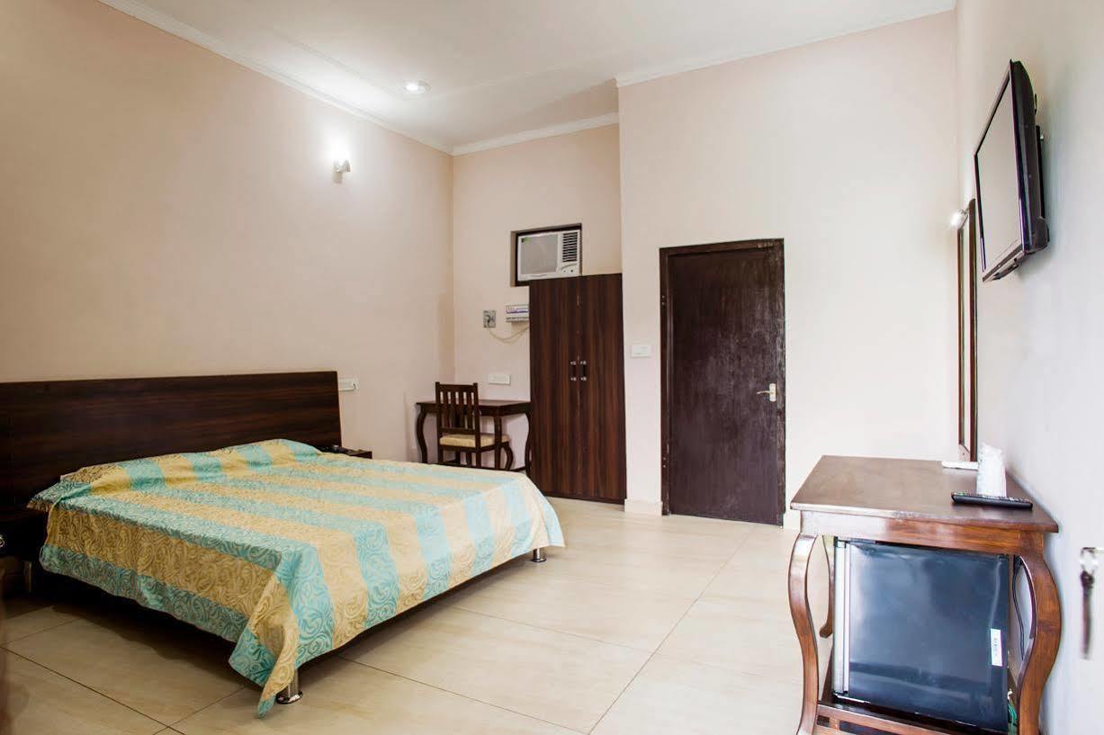Gulmohar Sariska Resort Bairat Екстер'єр фото