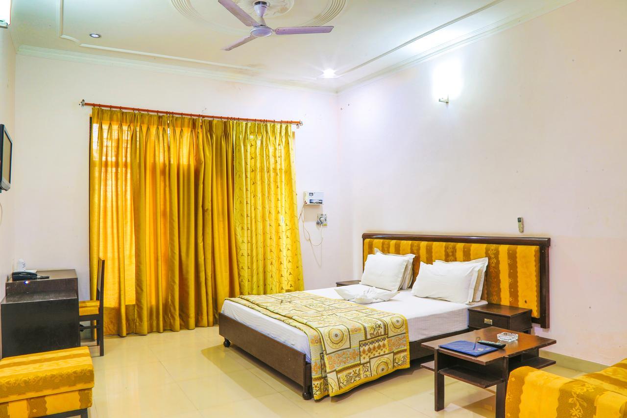 Gulmohar Sariska Resort Bairat Екстер'єр фото