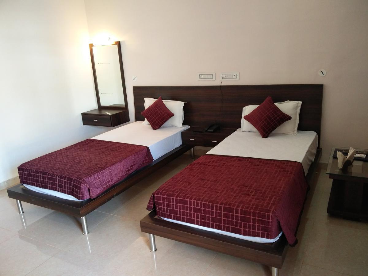 Gulmohar Sariska Resort Bairat Екстер'єр фото