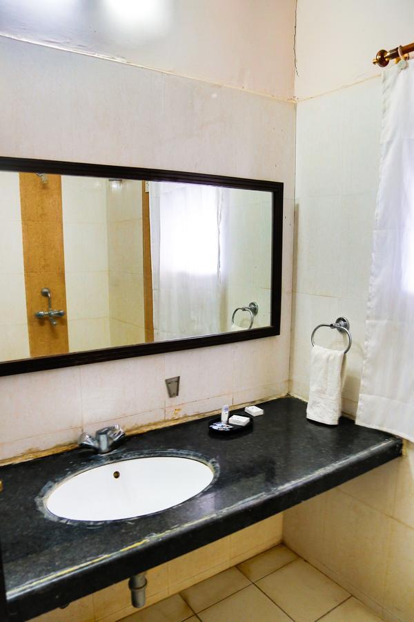 Gulmohar Sariska Resort Bairat Екстер'єр фото