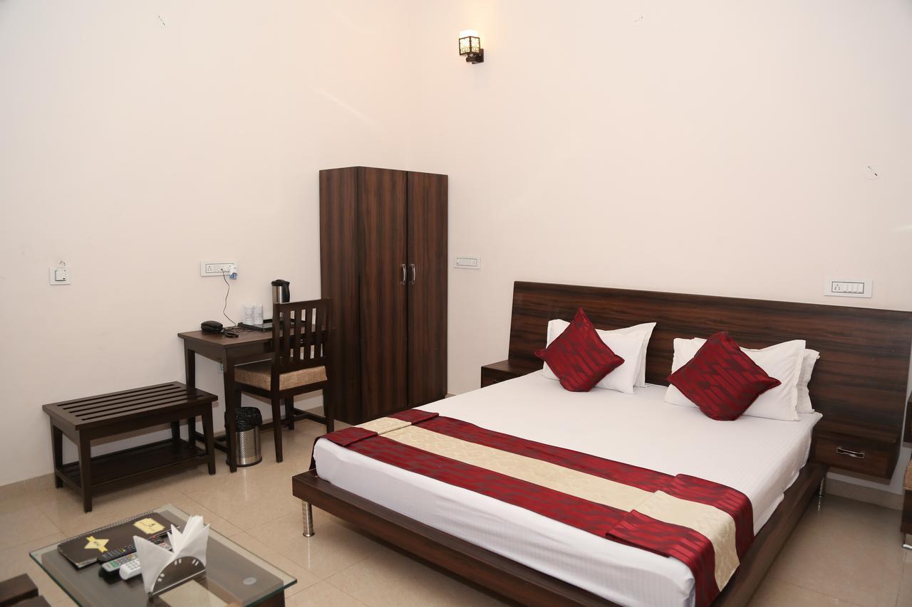 Gulmohar Sariska Resort Bairat Екстер'єр фото
