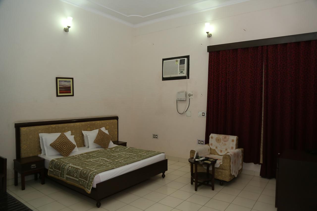 Gulmohar Sariska Resort Bairat Екстер'єр фото