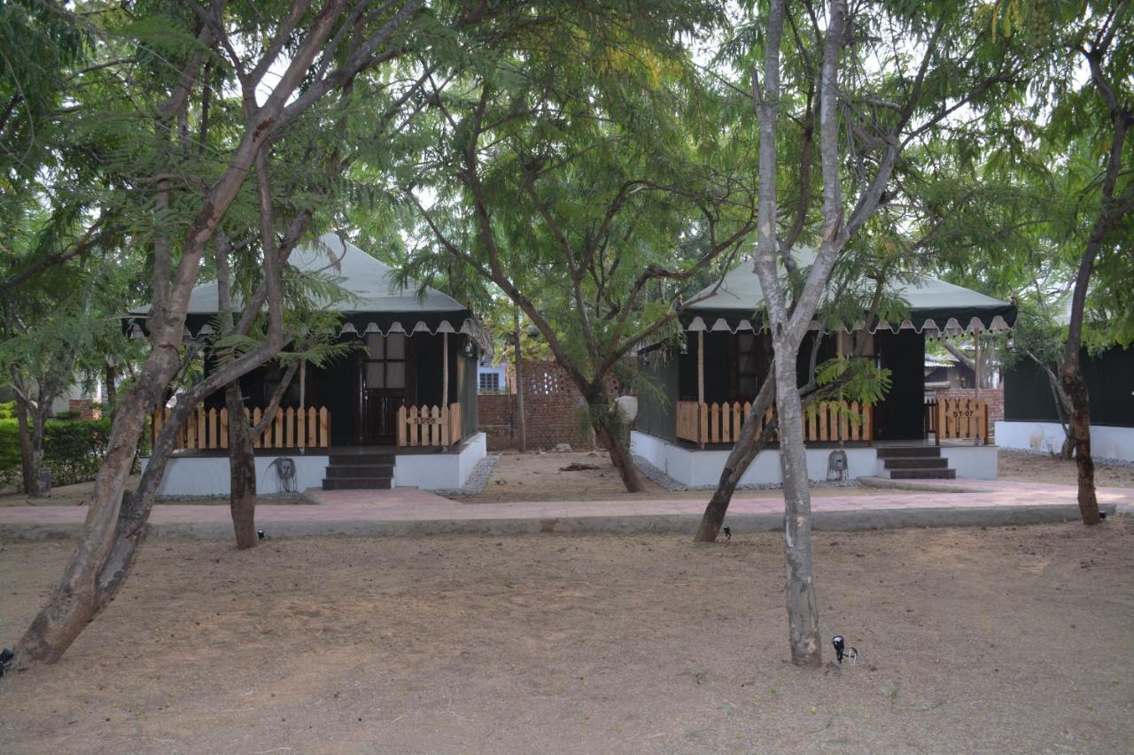 Gulmohar Sariska Resort Bairat Екстер'єр фото